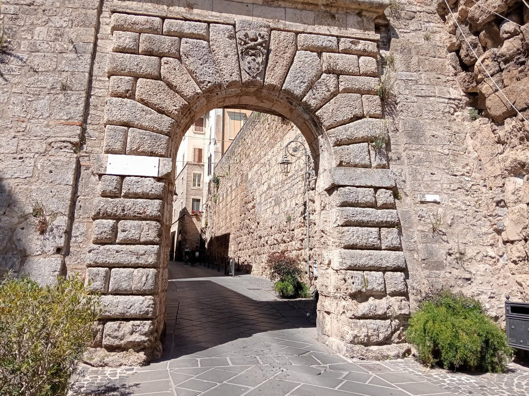 Porta Santa Maria-Anagni必去景点