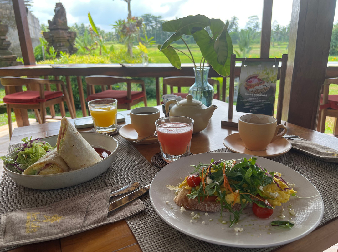 乌布蜂房酒店主图