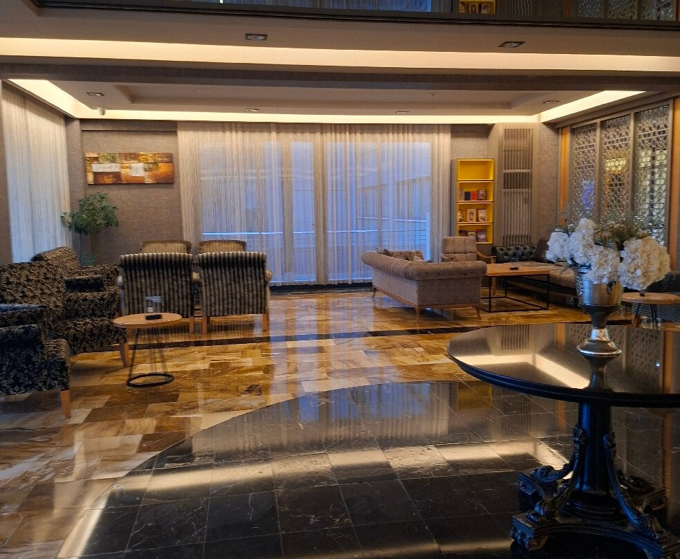 西耶拉帕克温泉水疗酒店主图