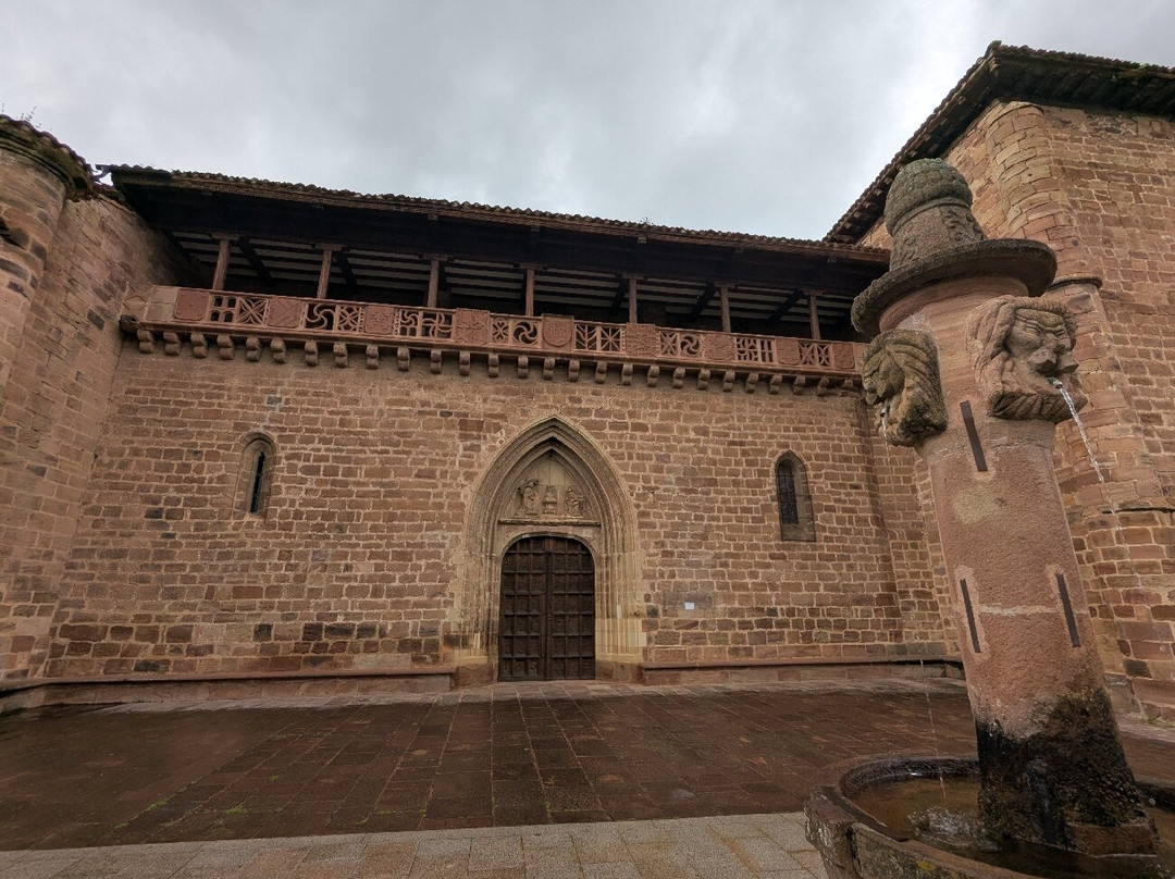 Iglesia Santa Maria la Mayor-艾斯卡拉伊必去景点
