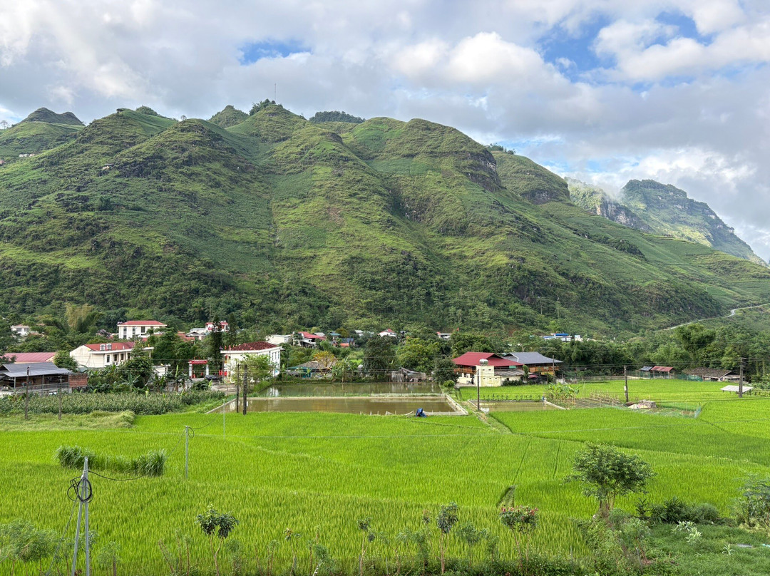 Du Già Lô Lô Homestay