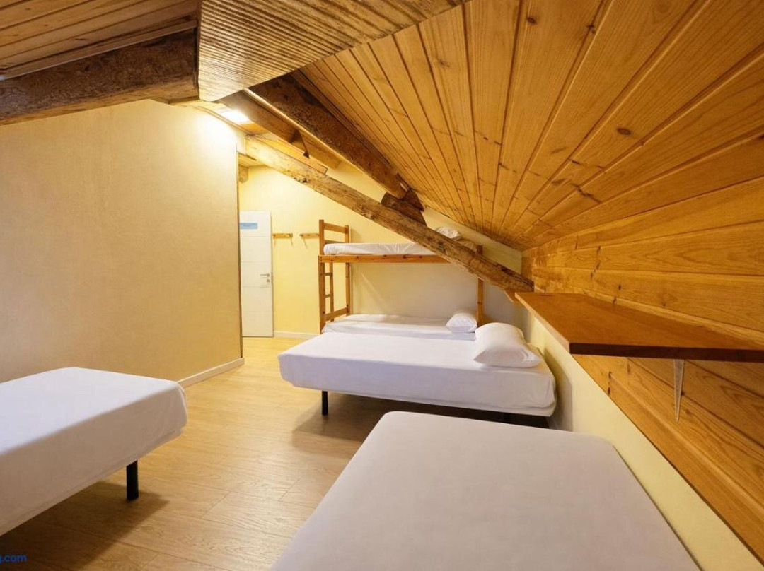 Albergue Pajaro L