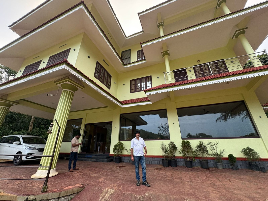 Heaven Inn Ramakkal