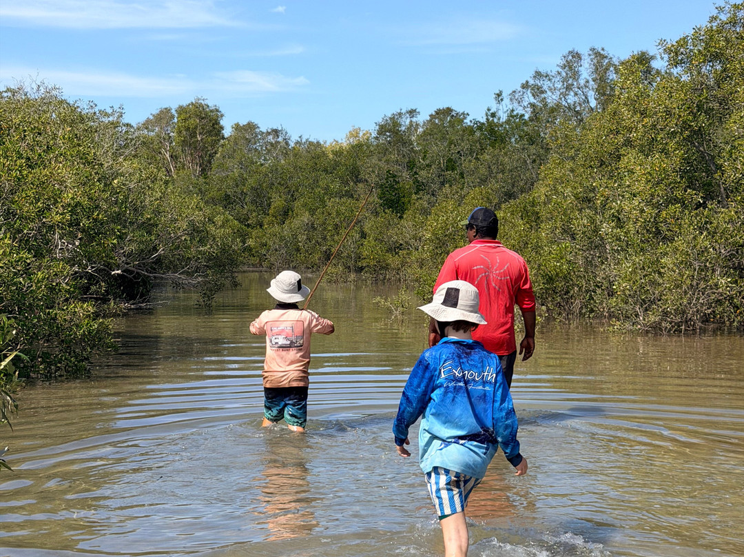 Southern Cross Cultural Tours at Lullumb-Dampier Peninsula必去景点