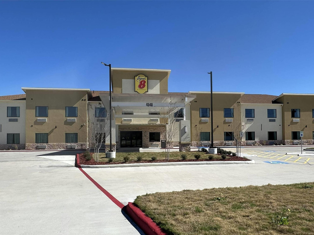 Super 8 By Wyndham Baytown