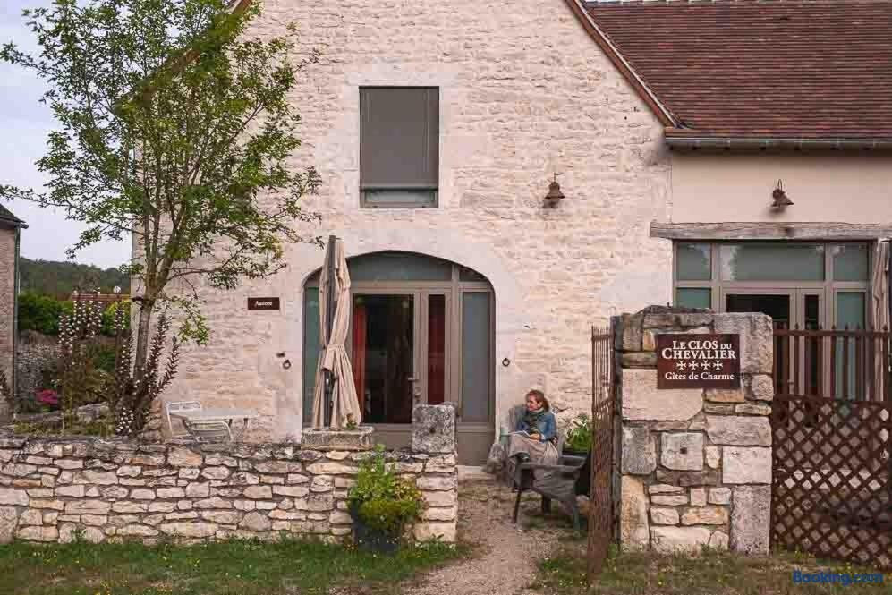 Le Clos du Chevalier, adults only