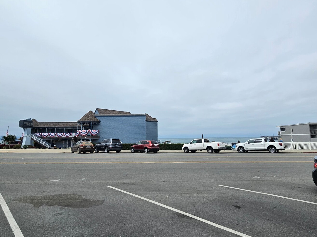 沙滩上的海岸线酒店主图