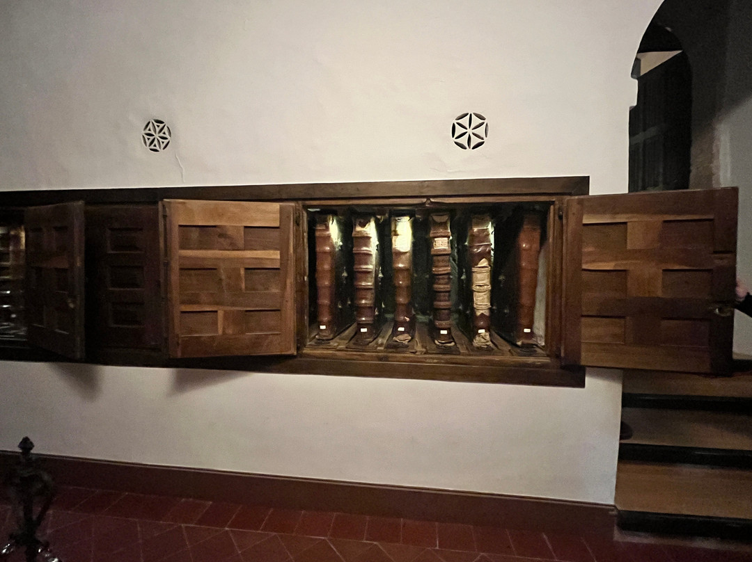 圣米兰尤索修道院-San Millan de la Cogolla必去景点