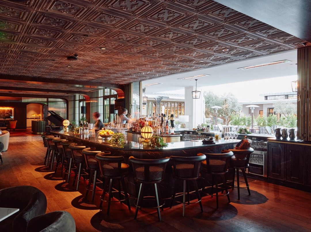 Lobby Bar At The Global Ambassador