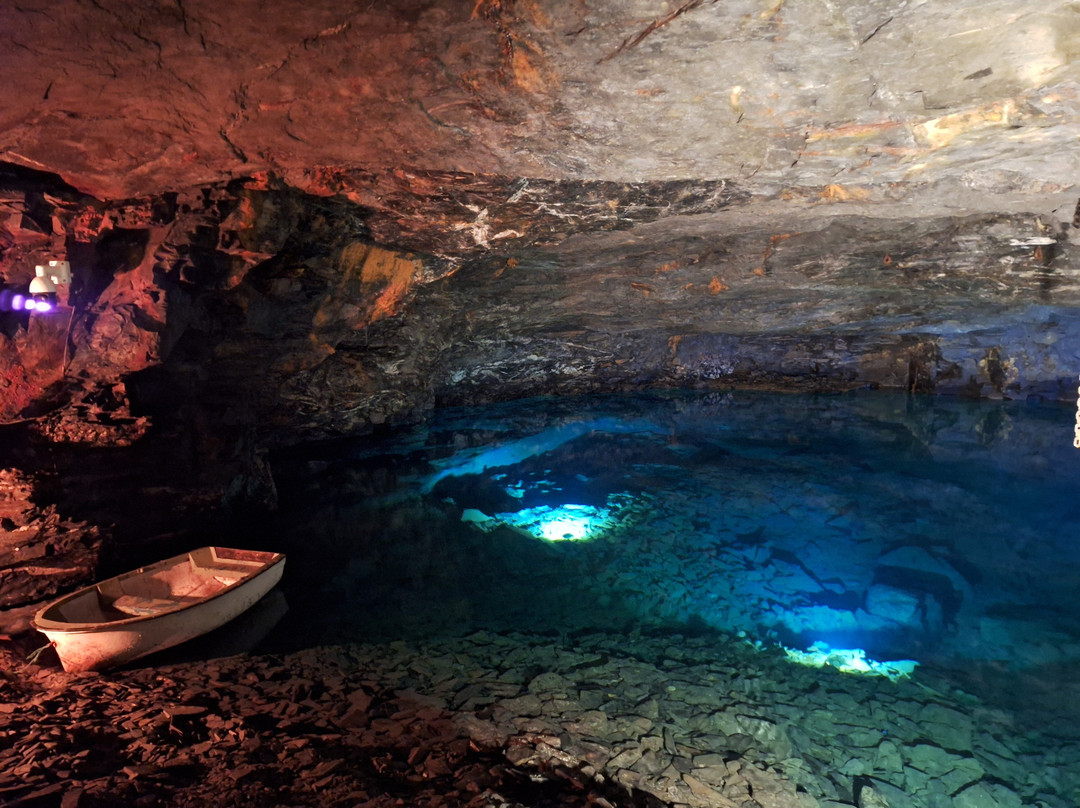 Carnglaze Caverns-利斯卡德必去景点