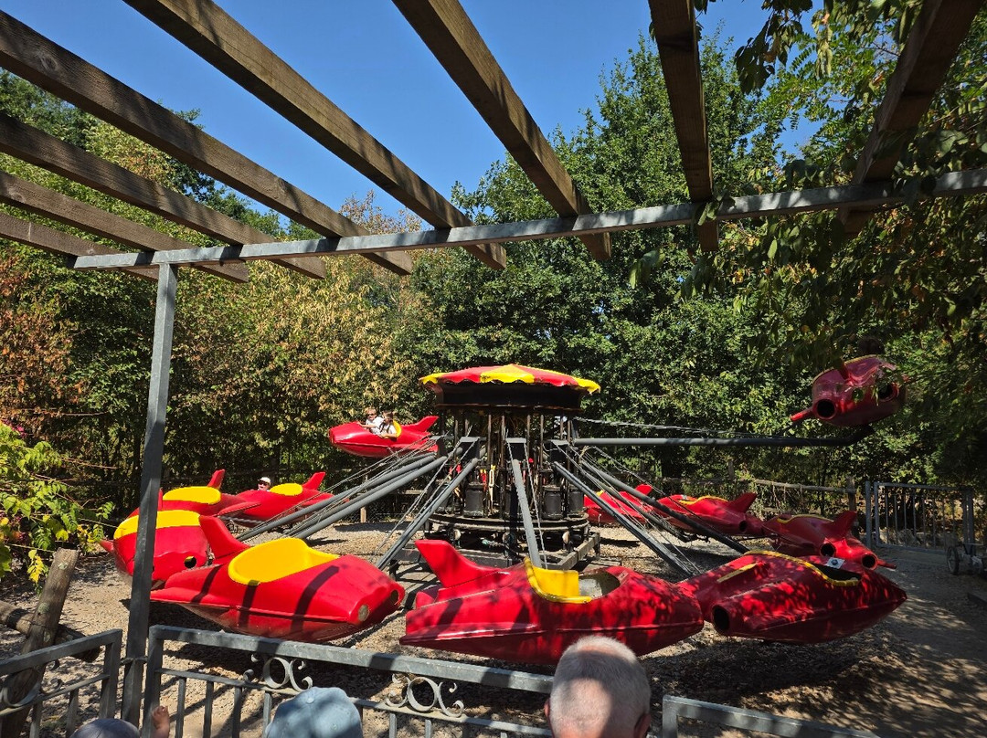 Diverty Parc-Livré-sur-Changeon必去景点