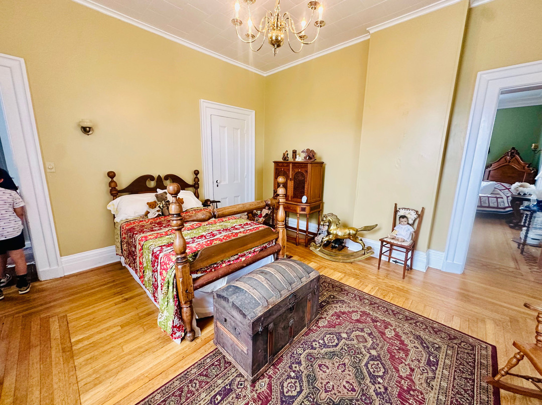 Gibson House Manor