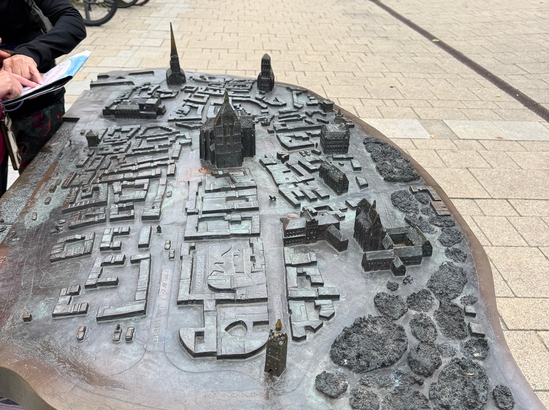 Altstadtmodell aus Bronze-罗斯托克必去景点