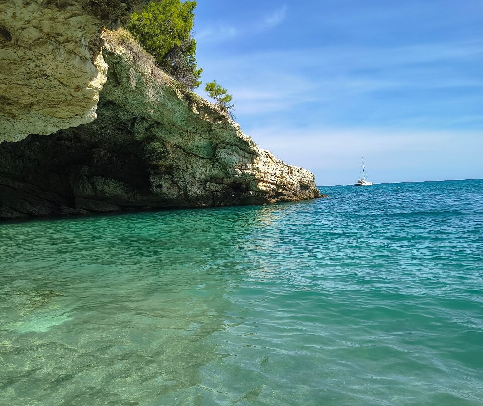 Spiaggia Pugnochiuso-维耶斯泰必去景点