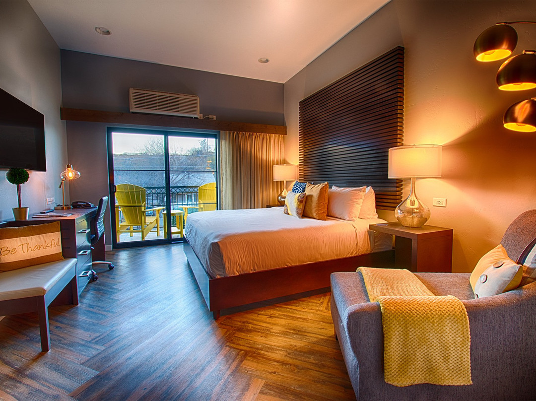 The Tavern Hotel主图