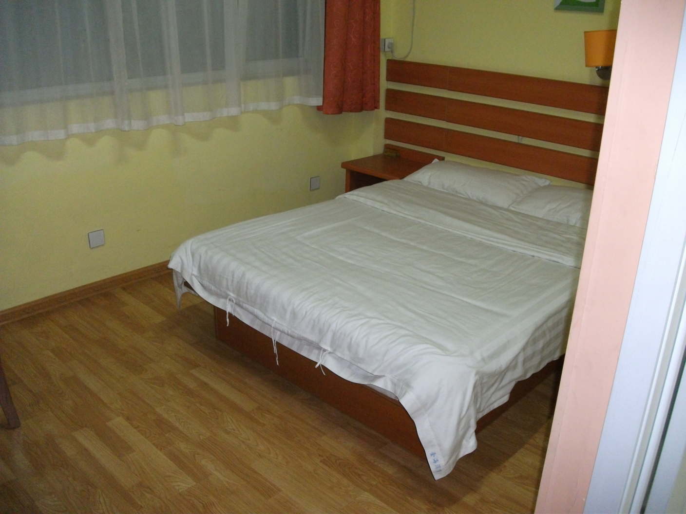 金海湾商务宾馆-客卧