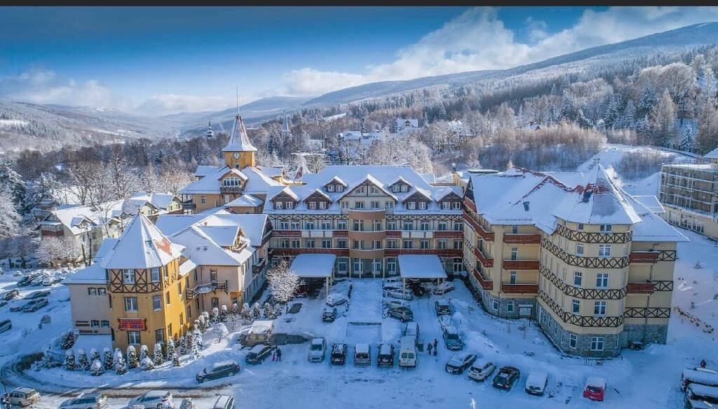 Swieradow Zdroj酒店住宿-St. Lukas Sanatorium & Hotel