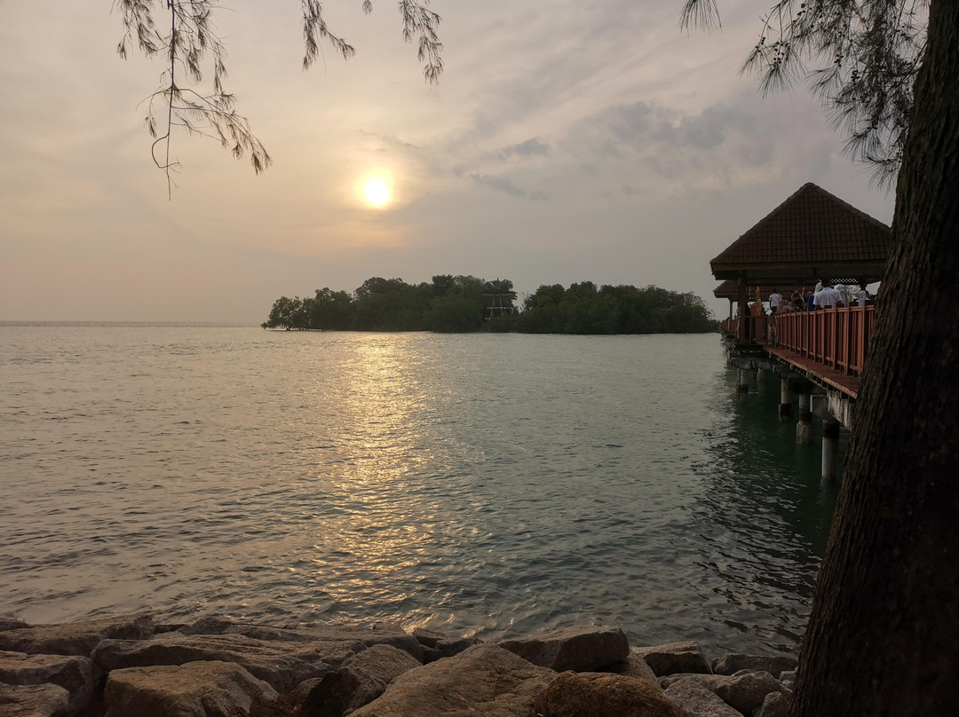 Pantai Cahaya Negeri