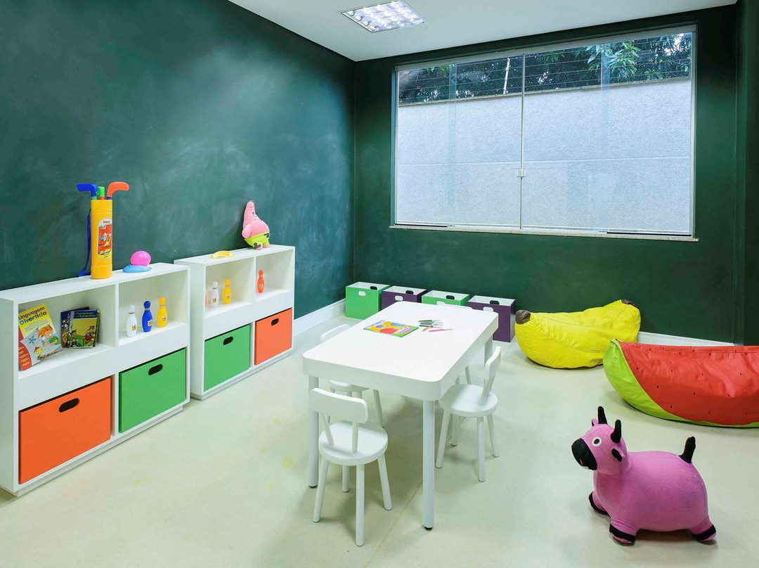 宜必思尚品蓬塔波朗酒店主图