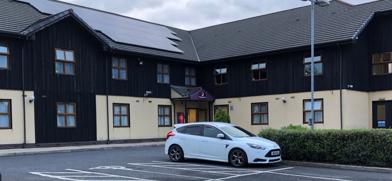 博尔顿西普瑞米尔酒店主图