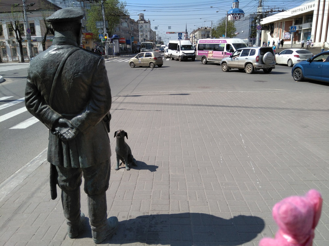 Sculpture of the Policeman景点图片