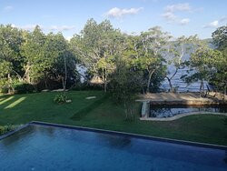 Chari Lake Hotel主图