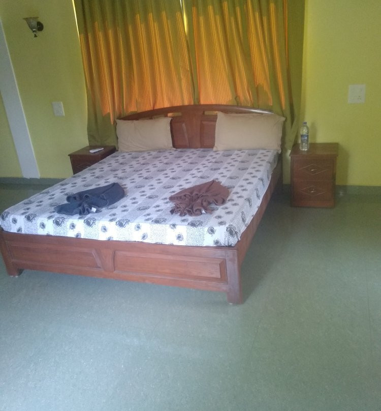 The White feather Hotel主图