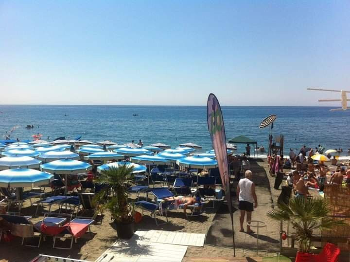 Solaro Beach spiaggia libera attrezzata-瓦拉泽必去景点