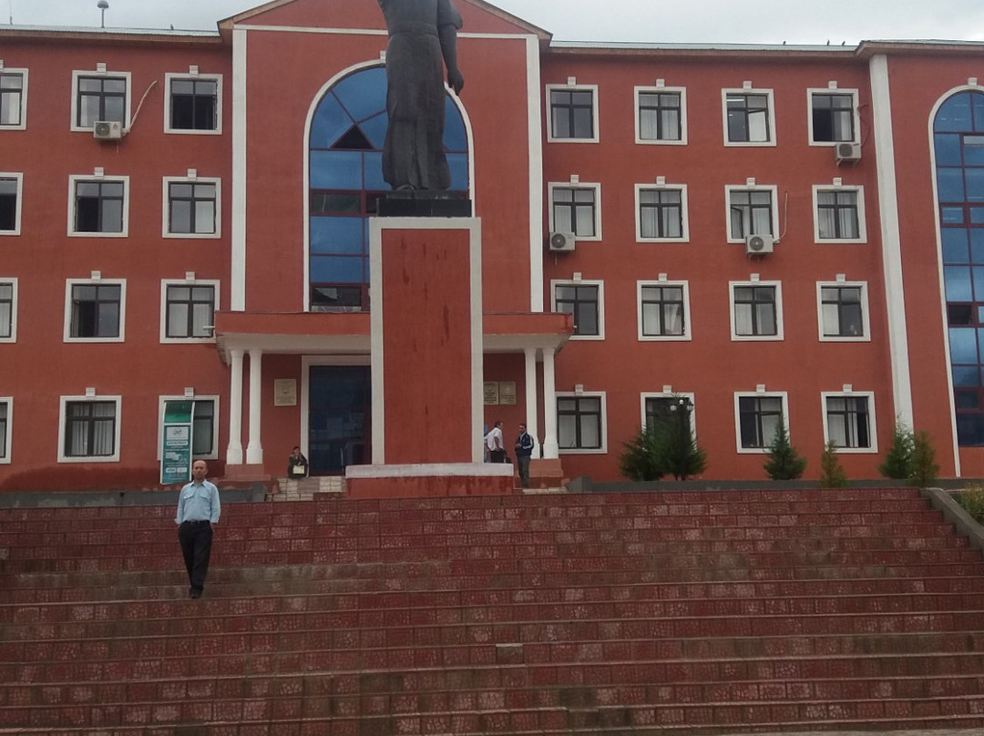 Monument to Ismoil Somoni-Garm必去景点
