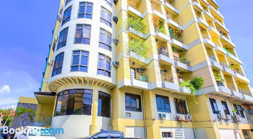 OYO 794 Regatta Residences