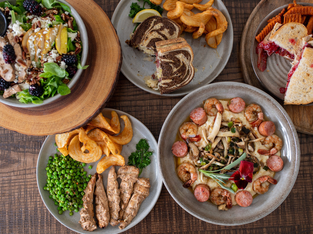 Baltic餐馆和美食-East Main Kitchen