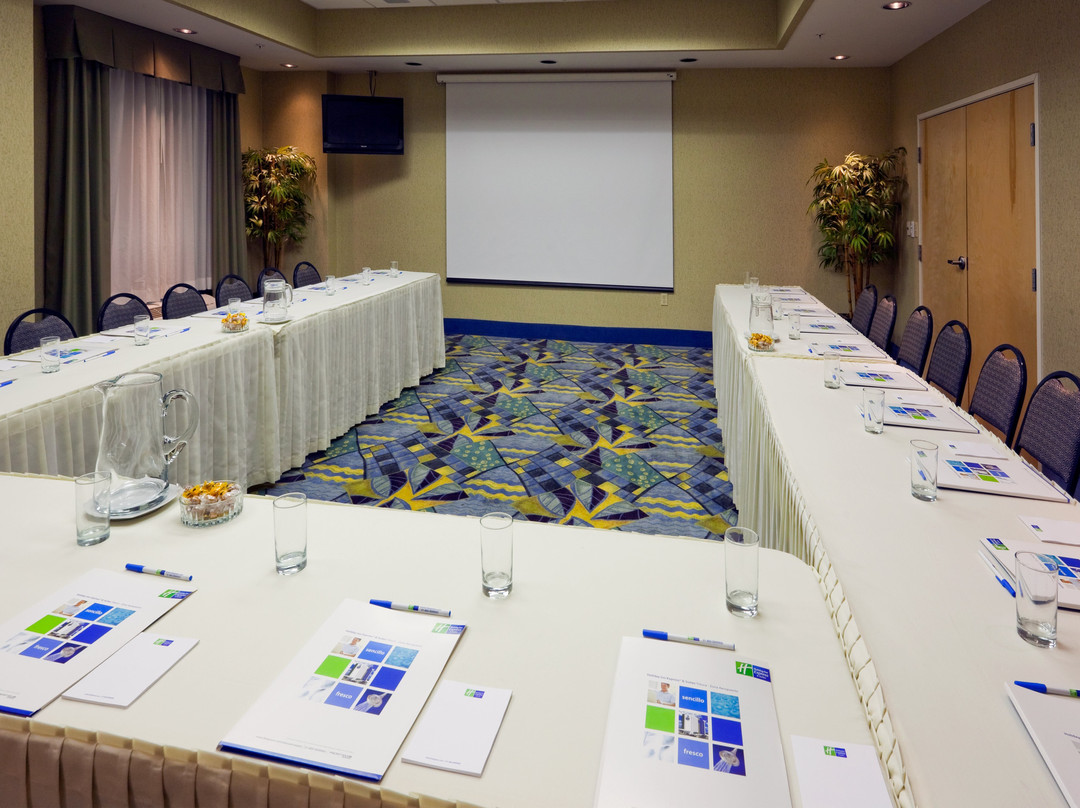 Holiday Inn Express & Suites Toluca Zona Aeropuerto by IHG主图