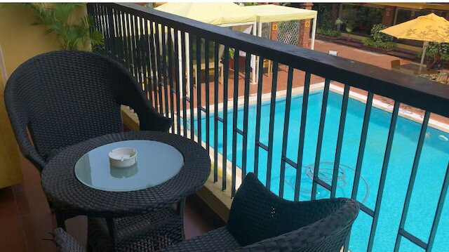 德尔丁套房酒店主图