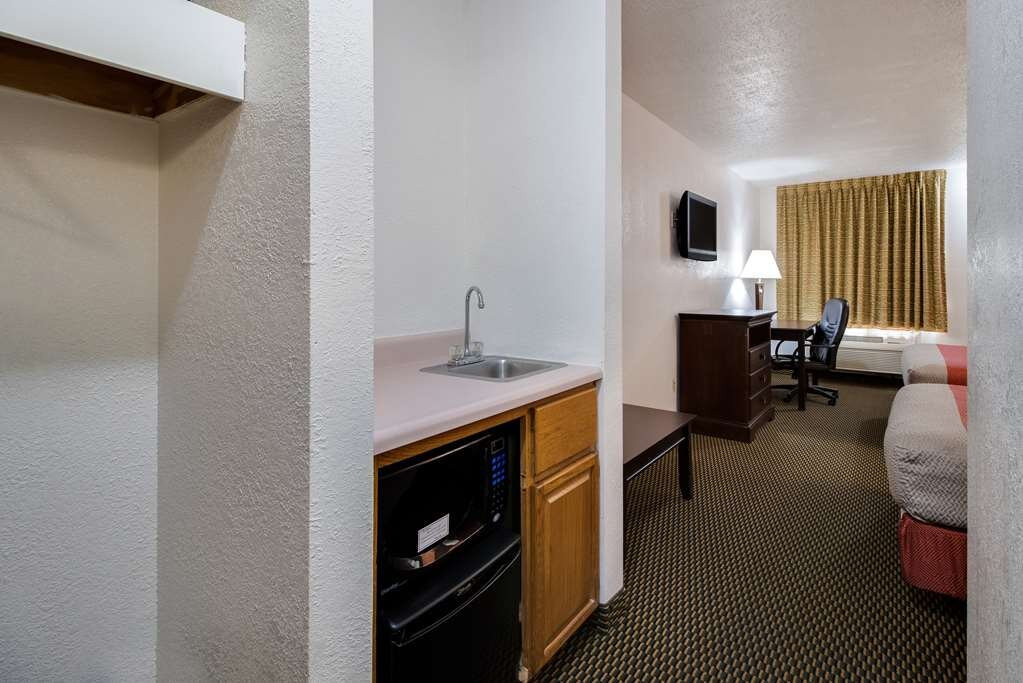 马里昂机场旅馆&套房酒店主图