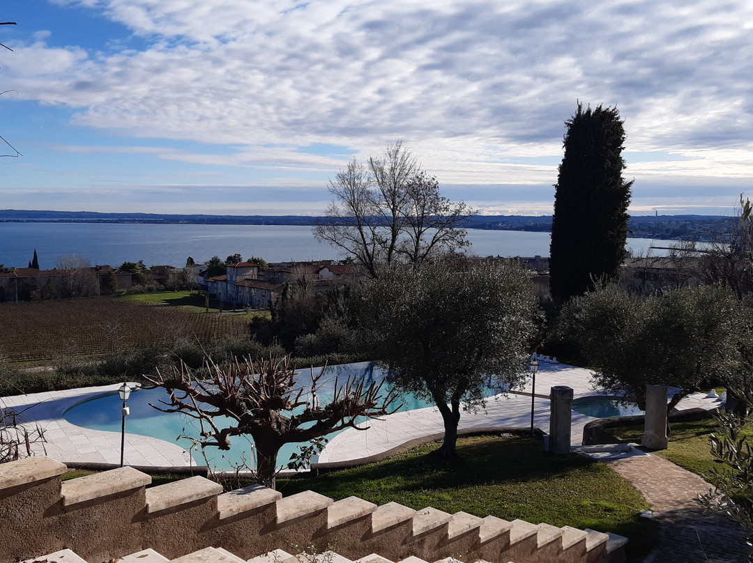 Castello Belvedere Apartments主图