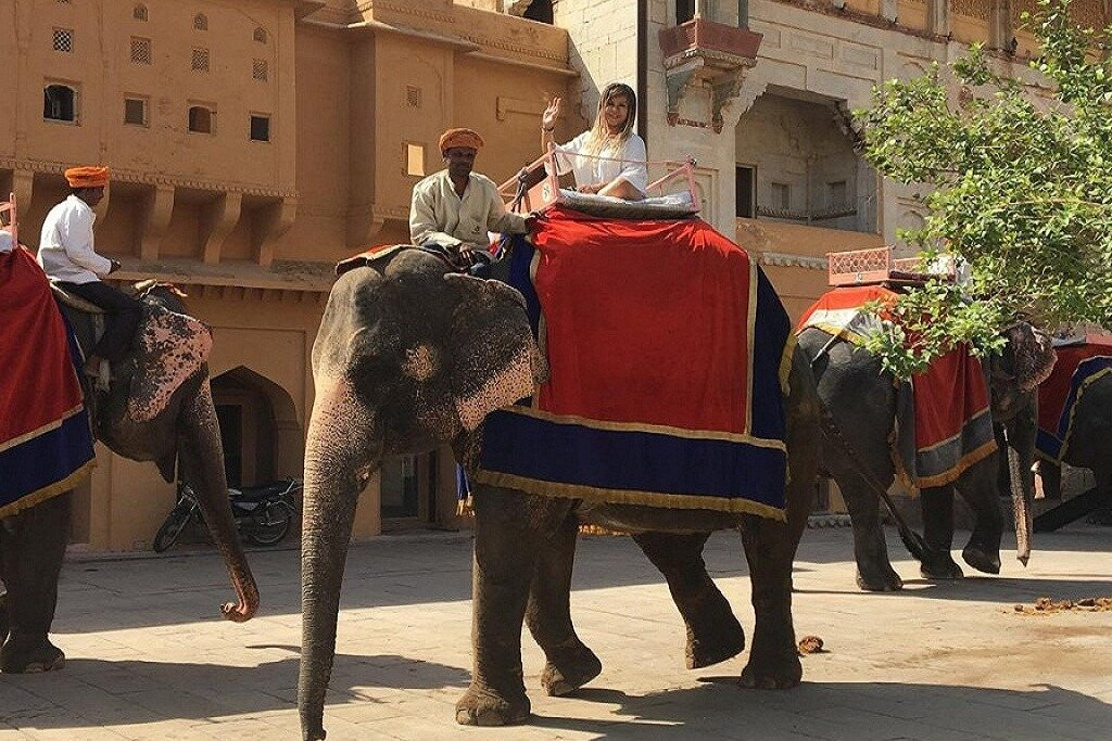 Car Rentals Agra- Raj Travel-阿格拉必去景点