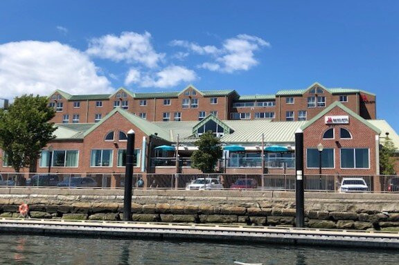 纽波特万豪酒店主图