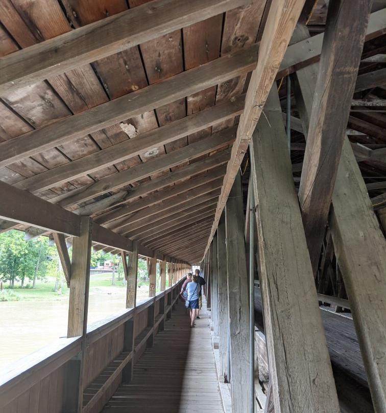 Harpersfield Covered Bridge景点图片