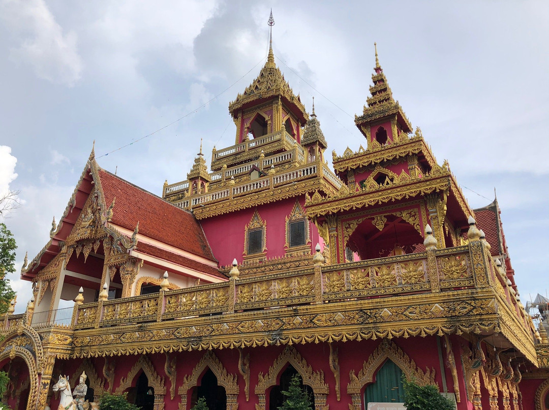 Wat Phra That Rueang Rong景点图片