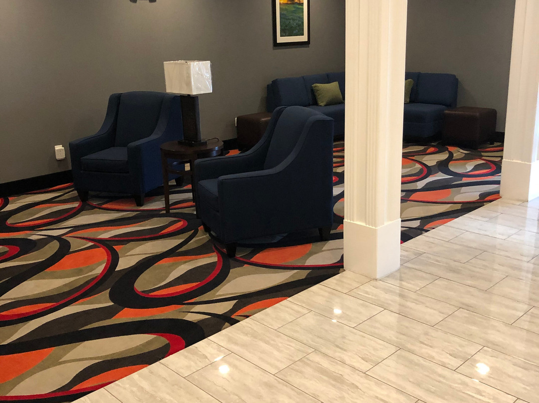 Comfort Inn & Suites主图