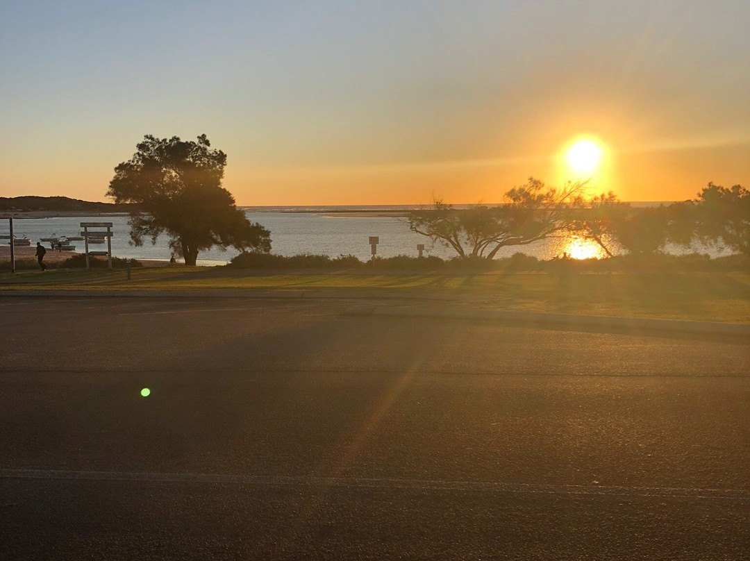 卡尔巴里海滨别墅酒店主图