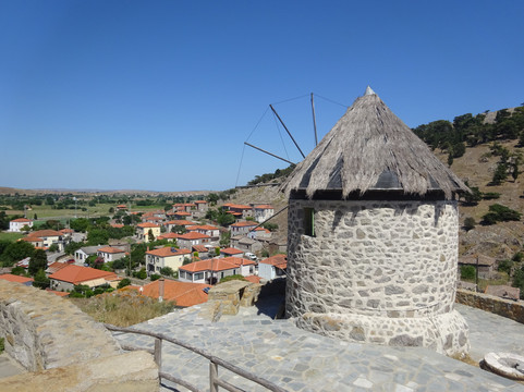 Windmills of Agios Athanasios-Kontias必去景点