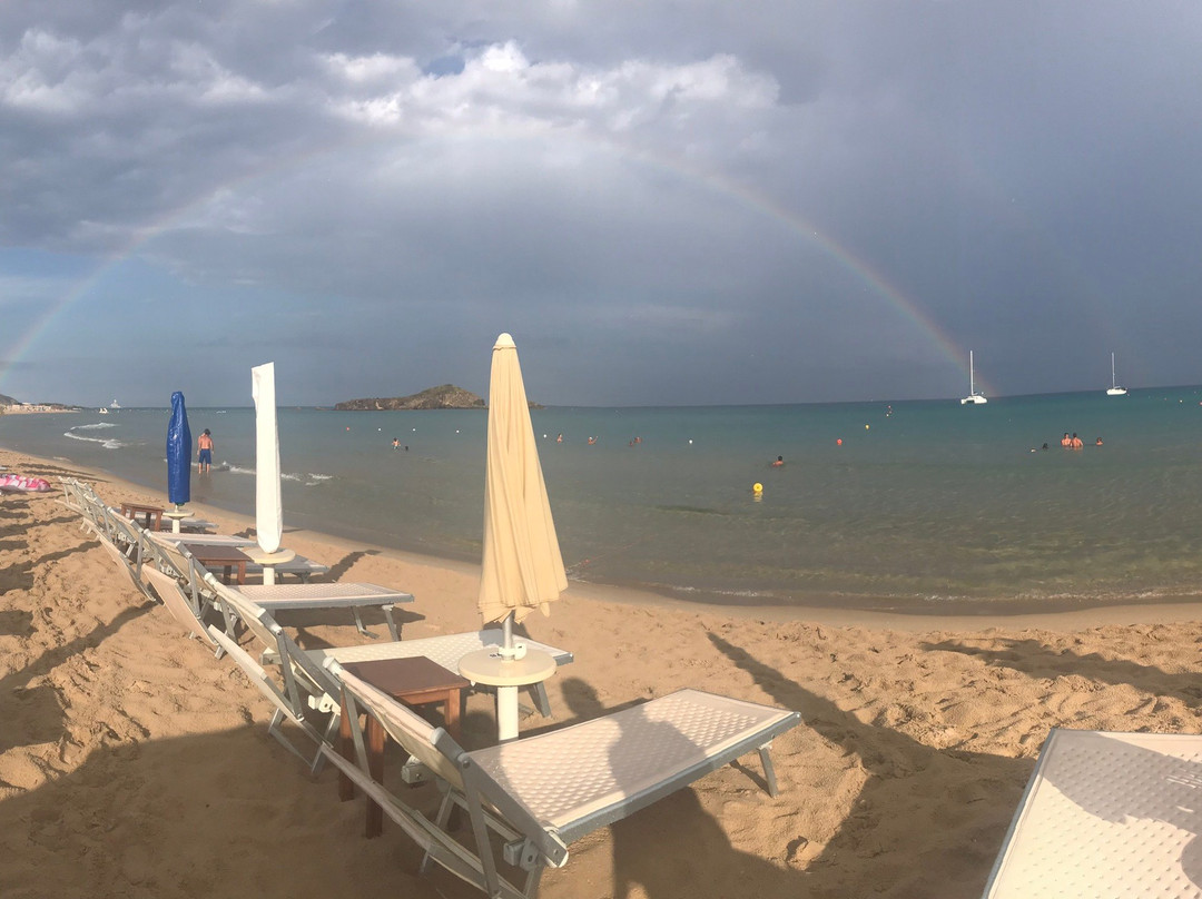 Beach Club Su Giudeu-Domus de Maria必去景点