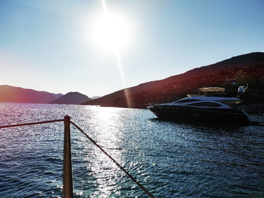Ena Boat Tours by Mythical Adventures景点图片