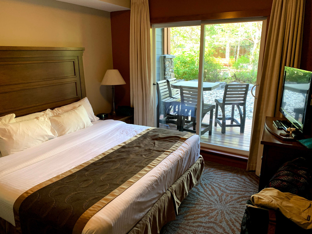 黑石山旅馆主图