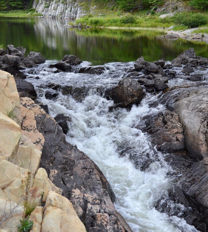 Whitefish Falls景点图片