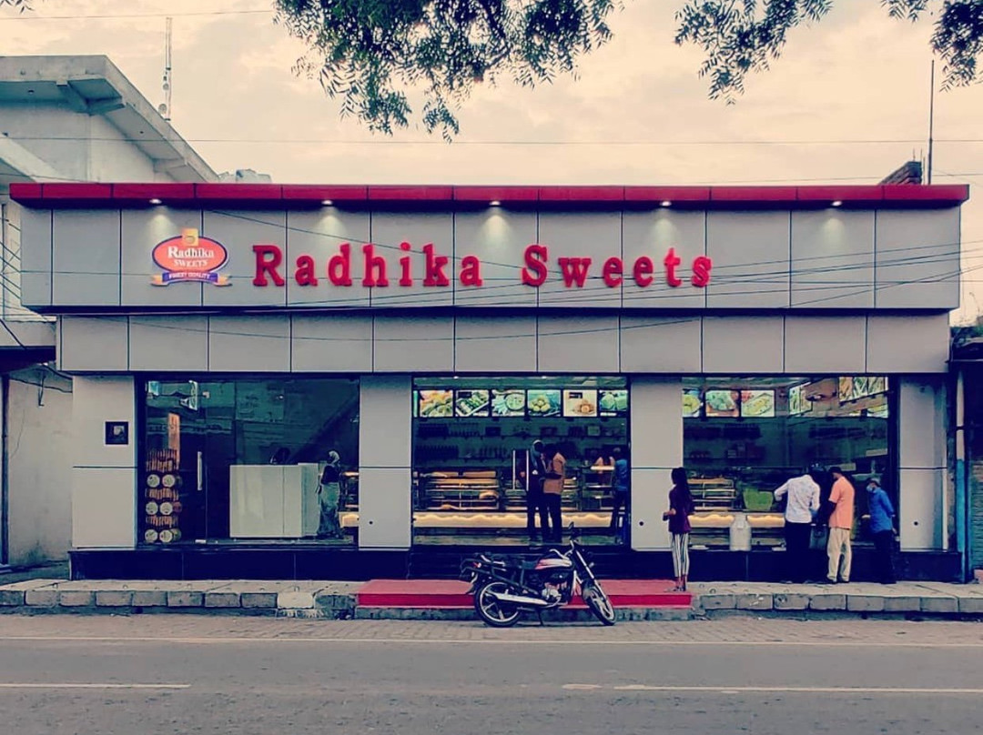 Suraj餐馆和美食-Radhika Sweets