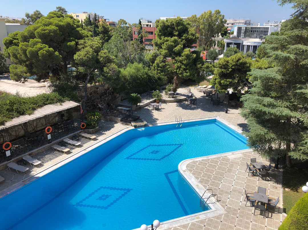 绿洲大公寓酒店主图