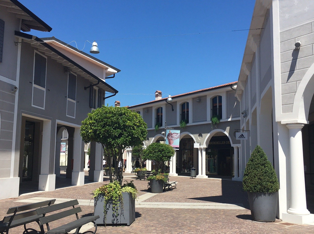 Mantova Village景点图片