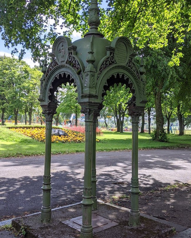 Barrhead Co-operative Society Fountains景点图片